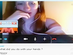 Dude convinces his hot gf to get naked on skype