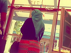 hijab wife big ass walking in street