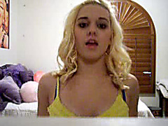 I’m posing on webcam in my nasty amateur selfshot vid