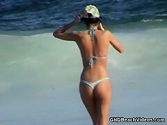 Skinny babe at the beach – GNDBeachVideos